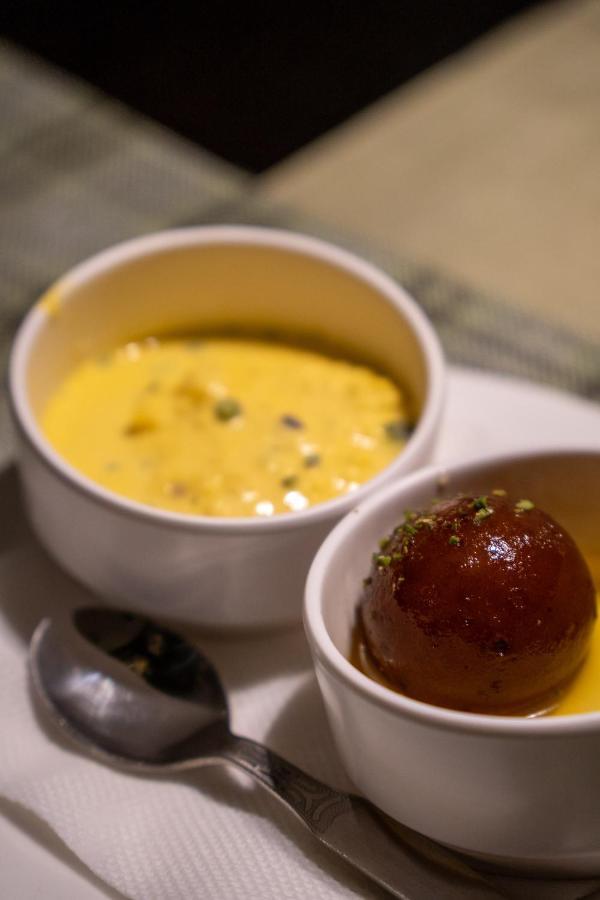 Barsana Boutique Hotel - Pure Vegetarian Calcutta Eksteriør billede