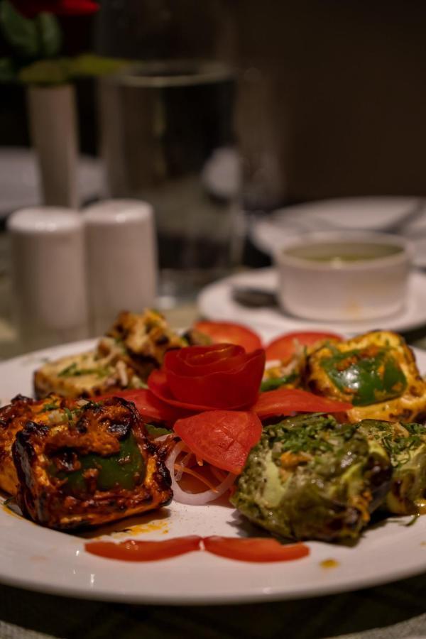 Barsana Boutique Hotel - Pure Vegetarian Calcutta Eksteriør billede